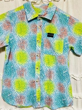 BURLEBO Blue, Neon Yellow & Peach Geometric Short-Sleeve Button-Down Shirt